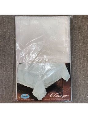 NOS Vintage Classique Caprice Virgin Vinyl Linelle Table Cloth 52X70 Made In USA